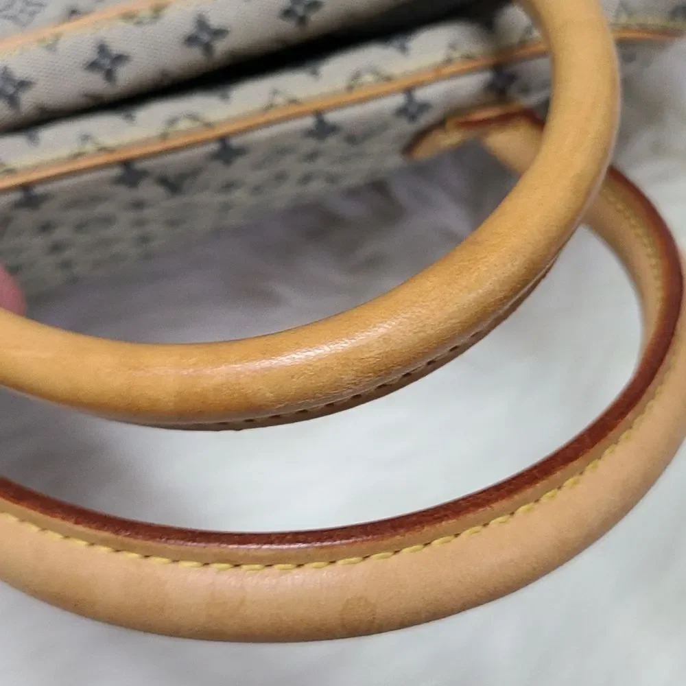 💯 Authentic Louis Vuitton Mini Lin Handbag🍀